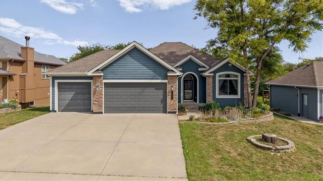 2000 NE 197th Court, Smithville, MO 64089