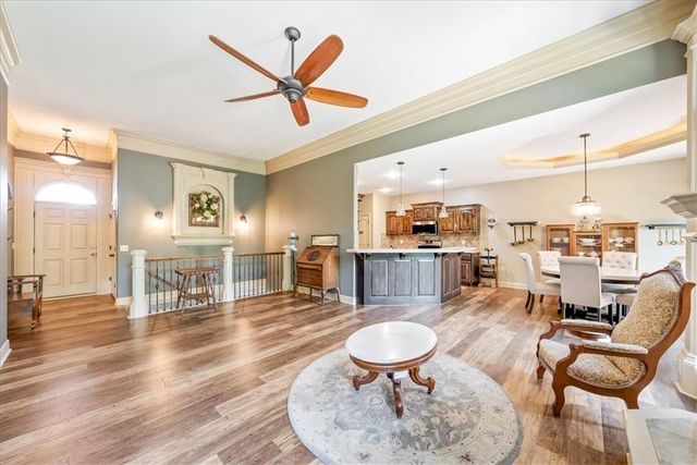 2000 NE 197th Court, Smithville, MO 64089