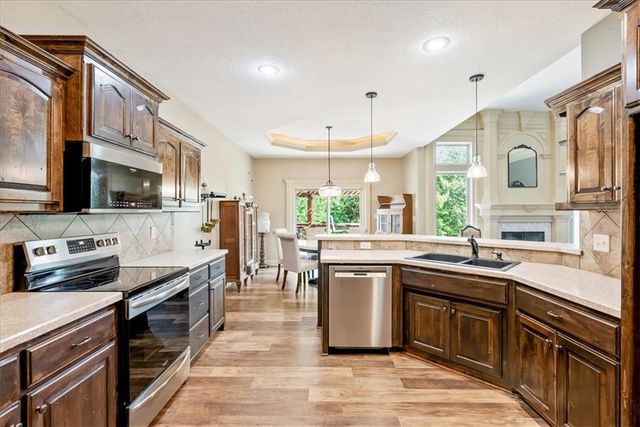 2000 NE 197th Court, Smithville, MO 64089
