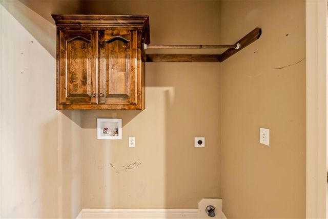 2000 NE 197th Court, Smithville, MO 64089