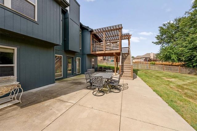 2000 NE 197th Court, Smithville, MO 64089
