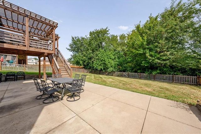 2000 NE 197th Court, Smithville, MO 64089