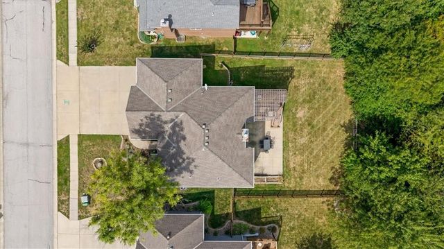 2000 NE 197th Court, Smithville, MO 64089