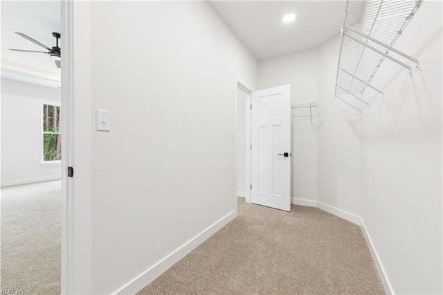 6911 Sunset Cove LN, Gloucester, VA 23061