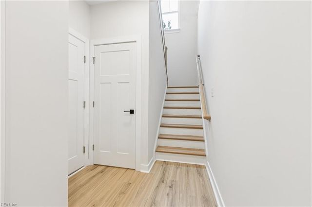6911 Sunset Cove LN, Gloucester, VA 23061