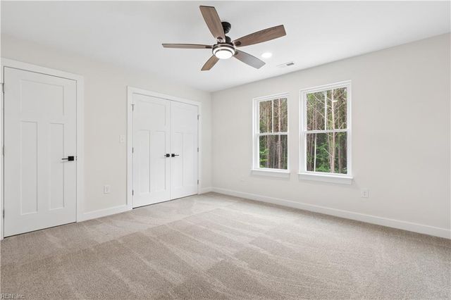 6911 Sunset Cove LN, Gloucester, VA 23061