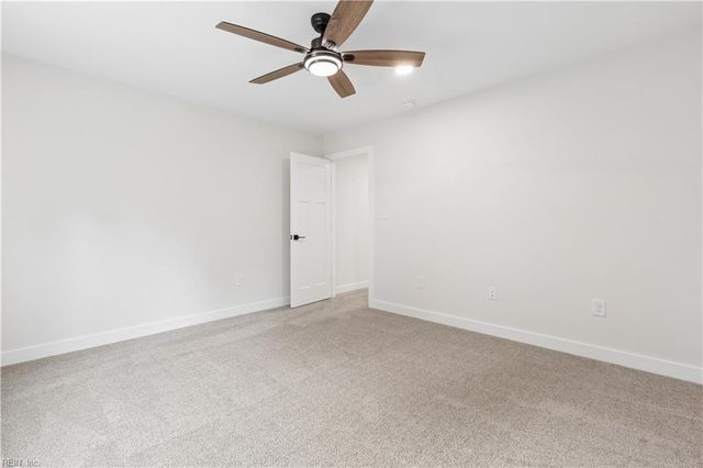6911 Sunset Cove LN, Gloucester, VA 23061