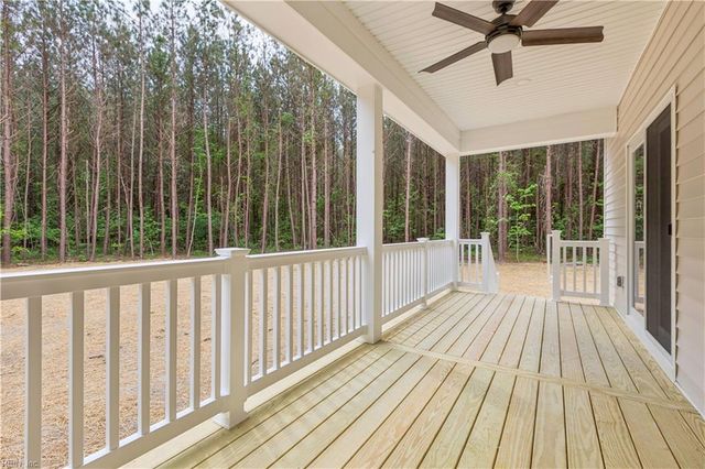 6911 Sunset Cove LN, Gloucester, VA 23061