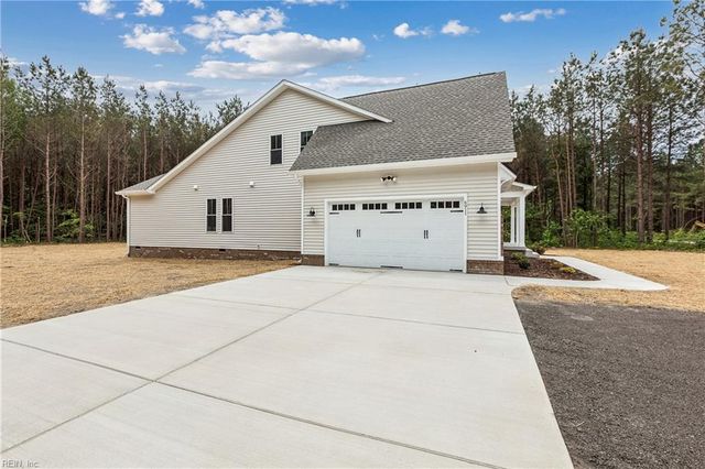 6911 Sunset Cove LN, Gloucester, VA 23061