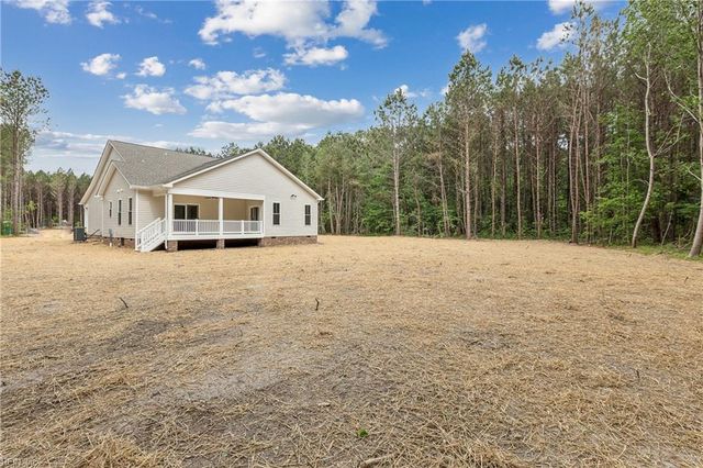 6911 Sunset Cove LN, Gloucester, VA 23061
