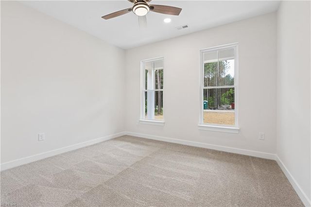 6911 Sunset Cove LN, Gloucester, VA 23061