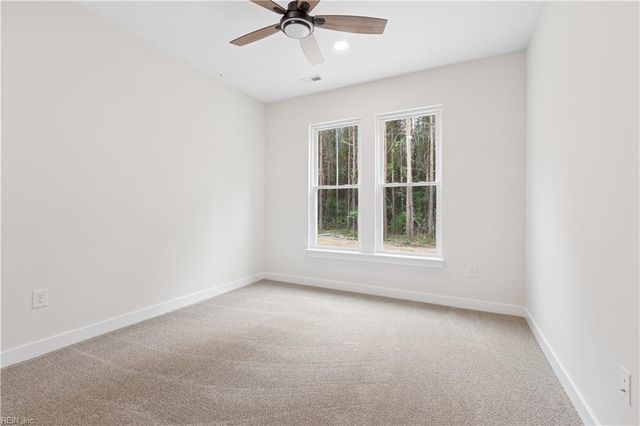 6911 Sunset Cove LN, Gloucester, VA 23061