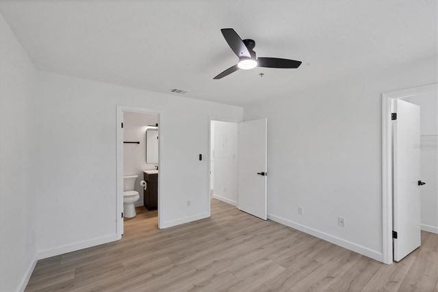 4008 CROCKERS LAKE BOULEVARD 11, Sarasota, FL 34238