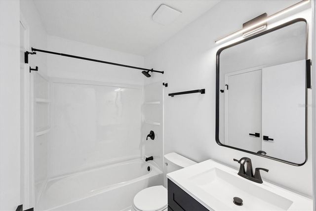 4008 CROCKERS LAKE BOULEVARD 11, Sarasota, FL 34238