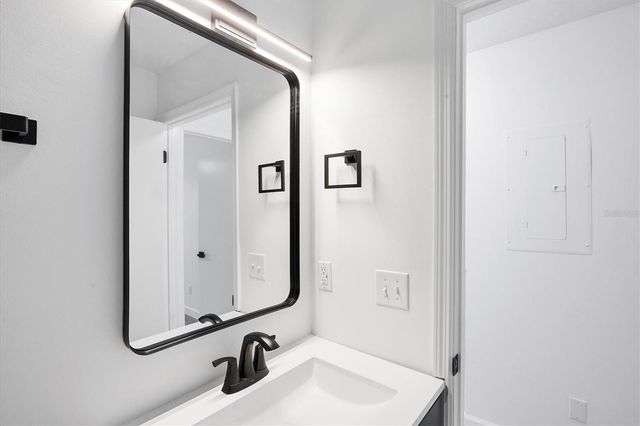 4008 CROCKERS LAKE BOULEVARD 11, Sarasota, FL 34238