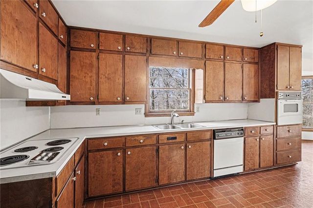 1758 W Nancy Creek NE Drive, Atlanta, GA 30341