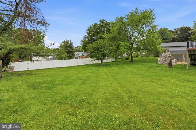 1216 TOWNSHIP LINE RD, Phoenixville, PA 19460
