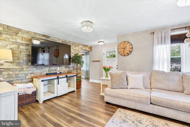 1216 TOWNSHIP LINE RD, Phoenixville, PA 19460
