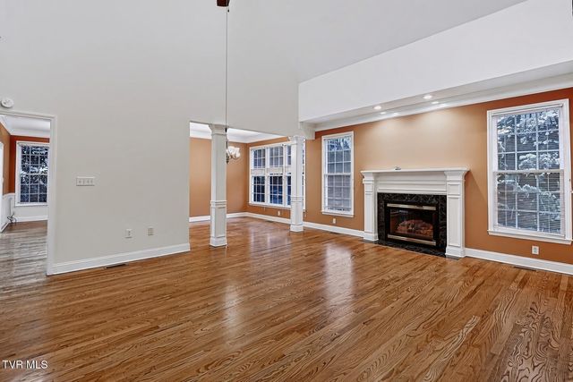 14 Hunters Ridge Road, Johnson City, TN 37604