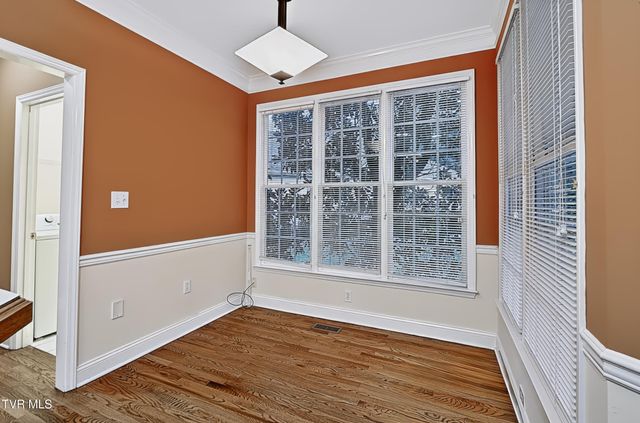 14 Hunters Ridge Road, Johnson City, TN 37604
