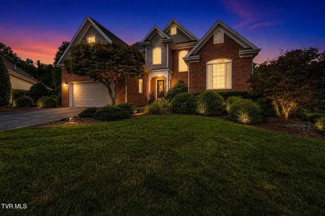 14 Hunters Ridge Road, Johnson City, TN 37604
