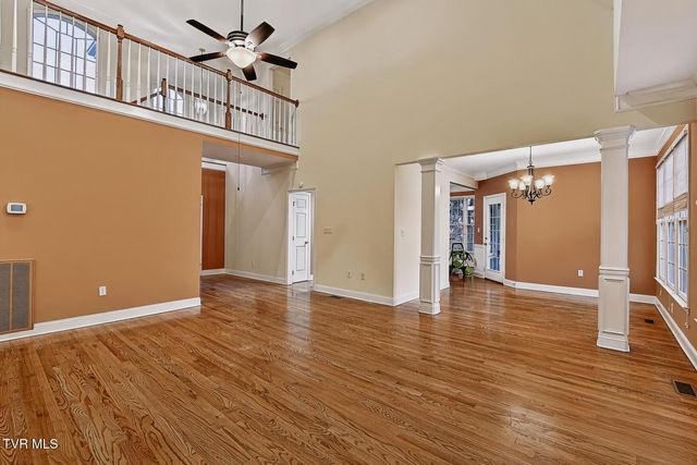 14 Hunters Ridge Road, Johnson City, TN 37604