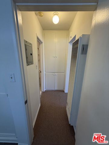 4133 N Elenda Street C, Culver City, CA 90232