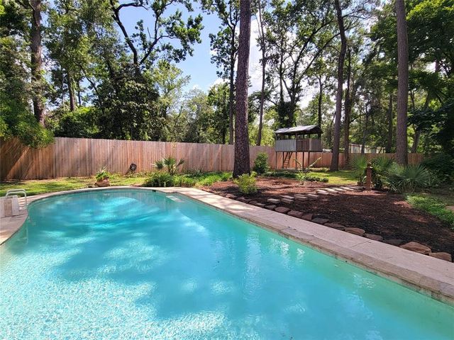 711 Holly Springs Drive, Conroe, TX 77302