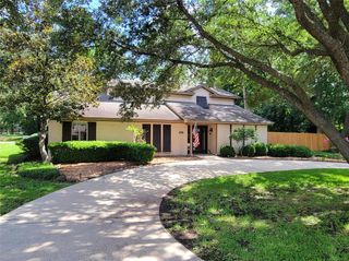 711 Holly Springs Drive, Conroe, TX 77302