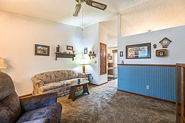 765 Willow Dr, Salina, KS 67401