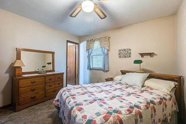 765 Willow Dr, Salina, KS 67401