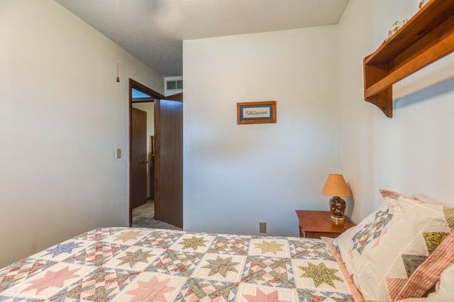 765 Willow Dr, Salina, KS 67401