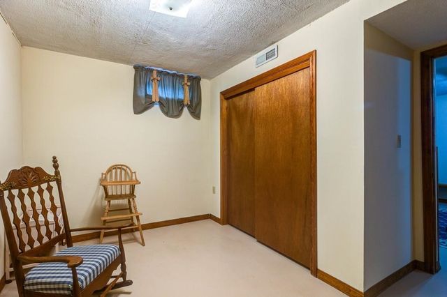 765 Willow Dr, Salina, KS 67401