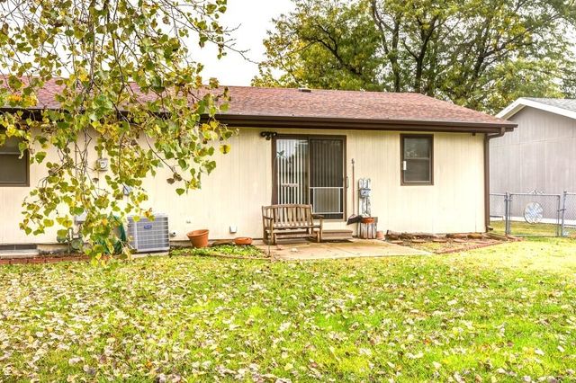 765 Willow Dr, Salina, KS 67401