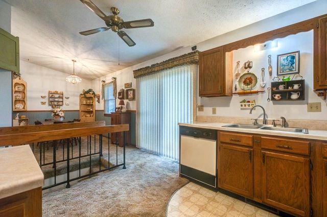 765 Willow Dr, Salina, KS 67401