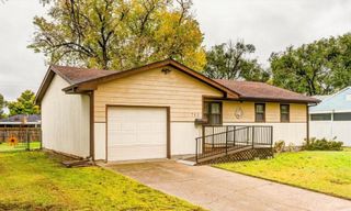765 Willow Dr, Salina, KS 67401