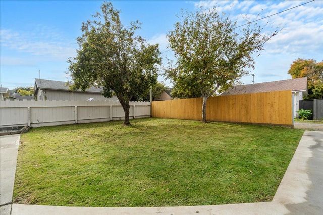1714 I Street, Eureka, CA 95501
