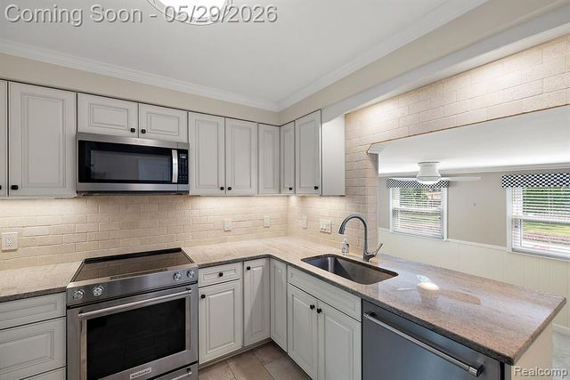 2546 Dorchester Road, Birmingham, MI 48009