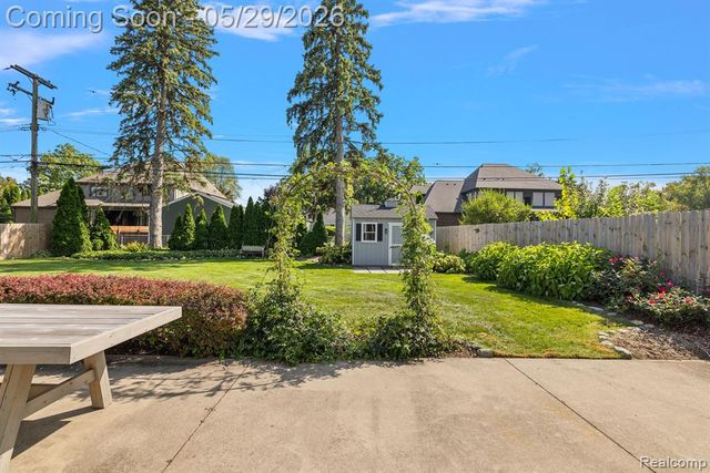 2546 Dorchester Road, Birmingham, MI 48009
