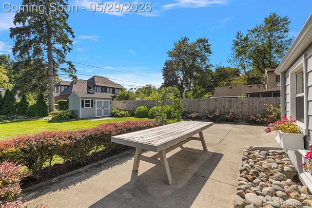 2546 Dorchester Road, Birmingham, MI 48009
