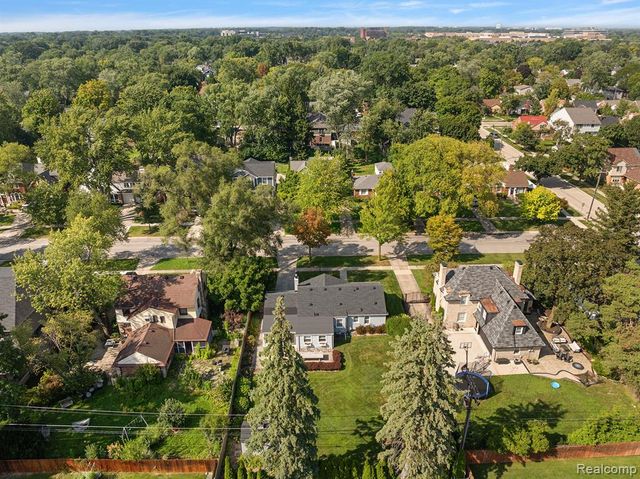 2546 Dorchester Road, Birmingham, MI 48009