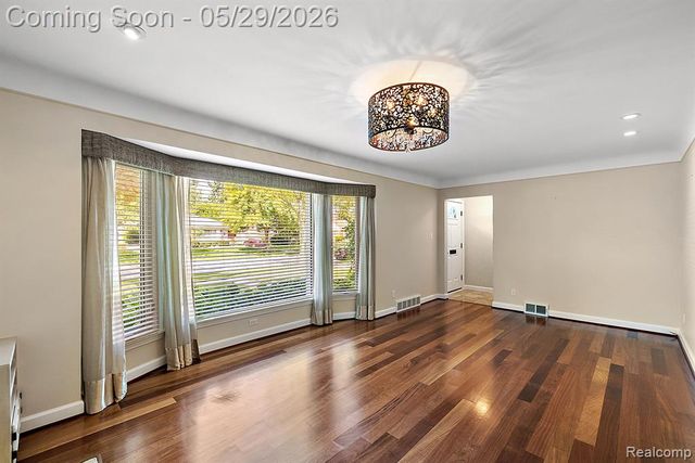 2546 Dorchester Road, Birmingham, MI 48009