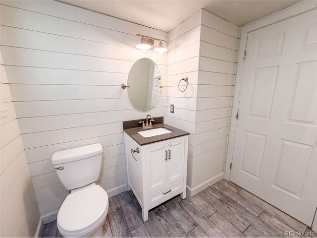 7447 S Ames Ct, Littleton, CO 80128