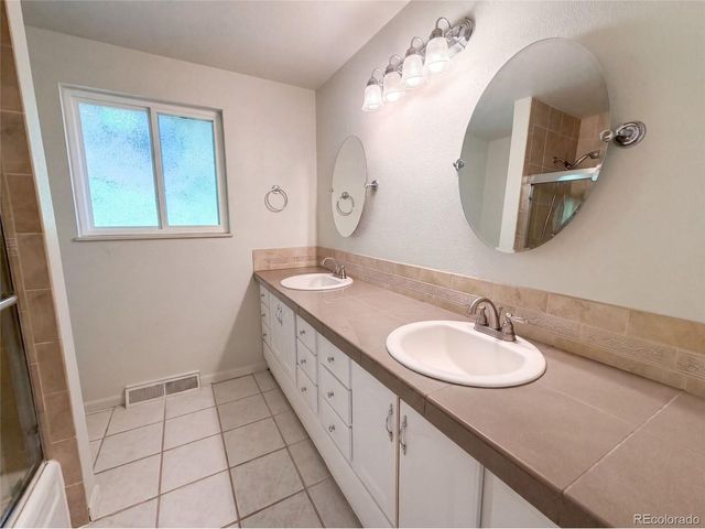 7447 S Ames Ct, Littleton, CO 80128