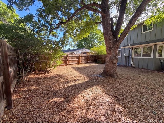 7447 S Ames Ct, Littleton, CO 80128