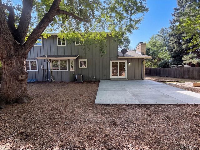 7447 S Ames Ct, Littleton, CO 80128