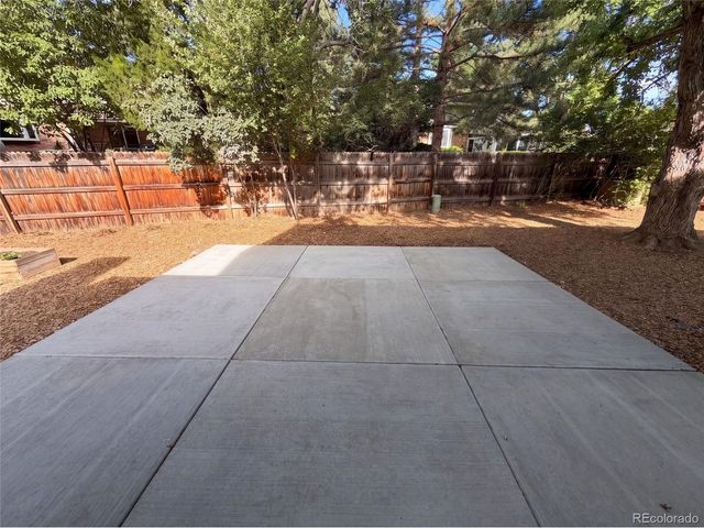 7447 S Ames Ct, Littleton, CO 80128