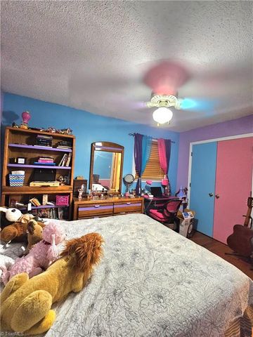 817 Brickwood Court, Winston-salem, NC 27127