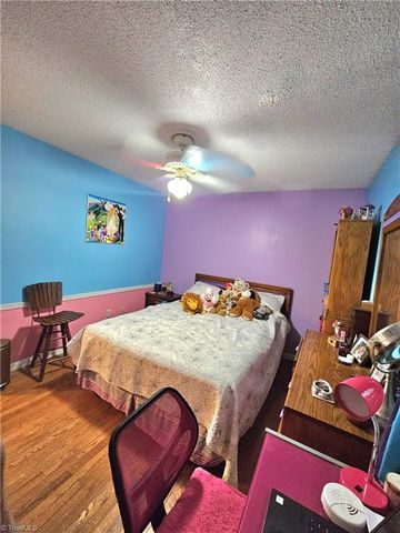 817 Brickwood Court, Winston-salem, NC 27127