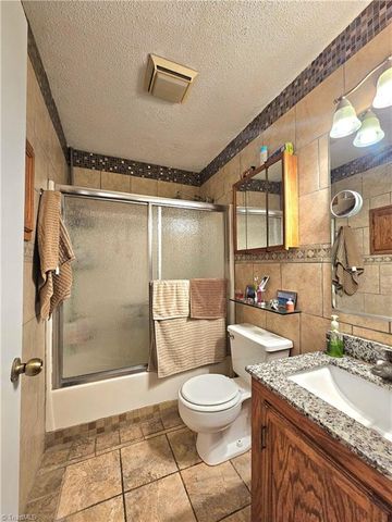 817 Brickwood Court, Winston-salem, NC 27127